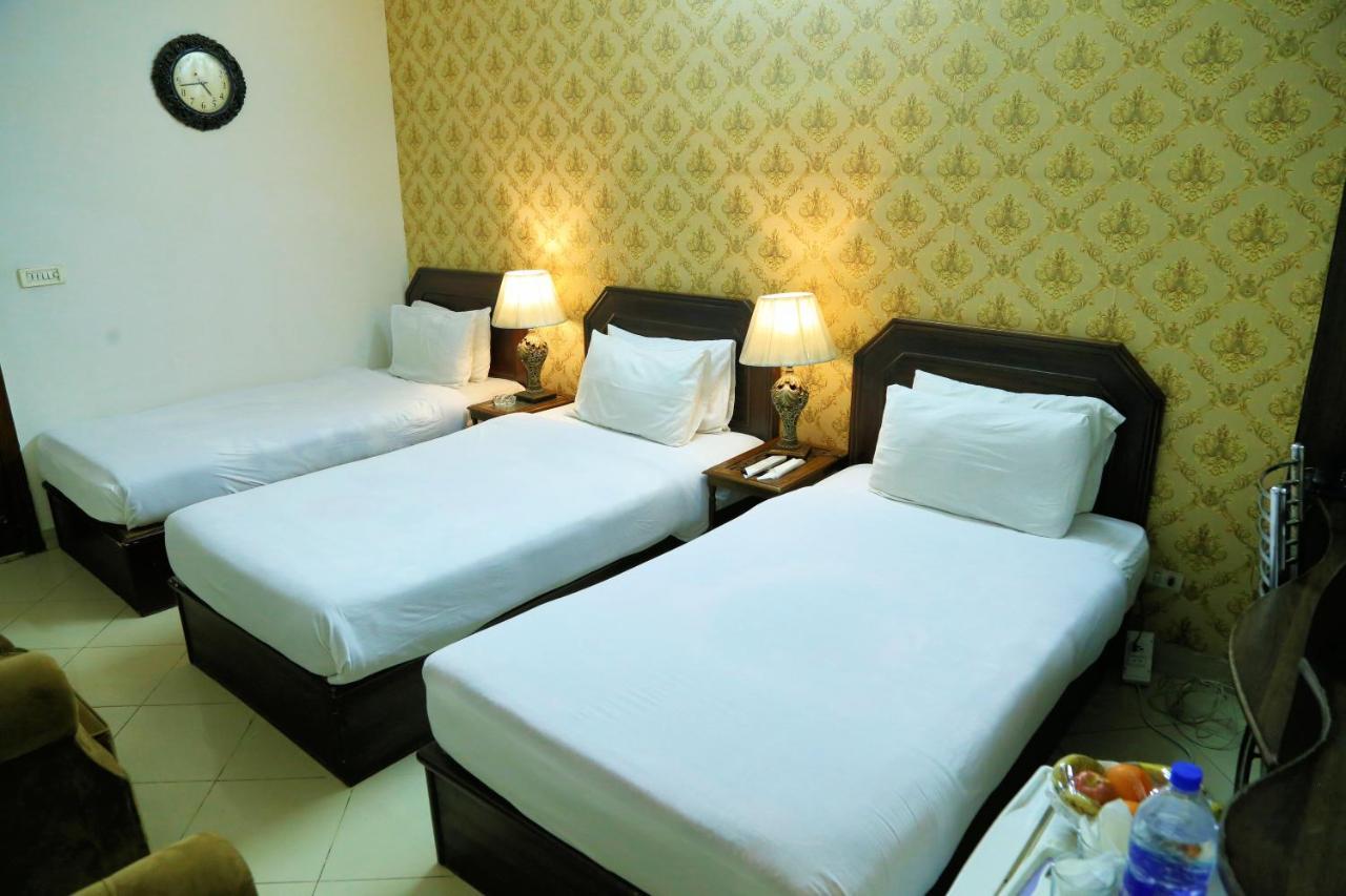Fiesta Inn Hotel & Resorts ムルターン エクステリア 写真