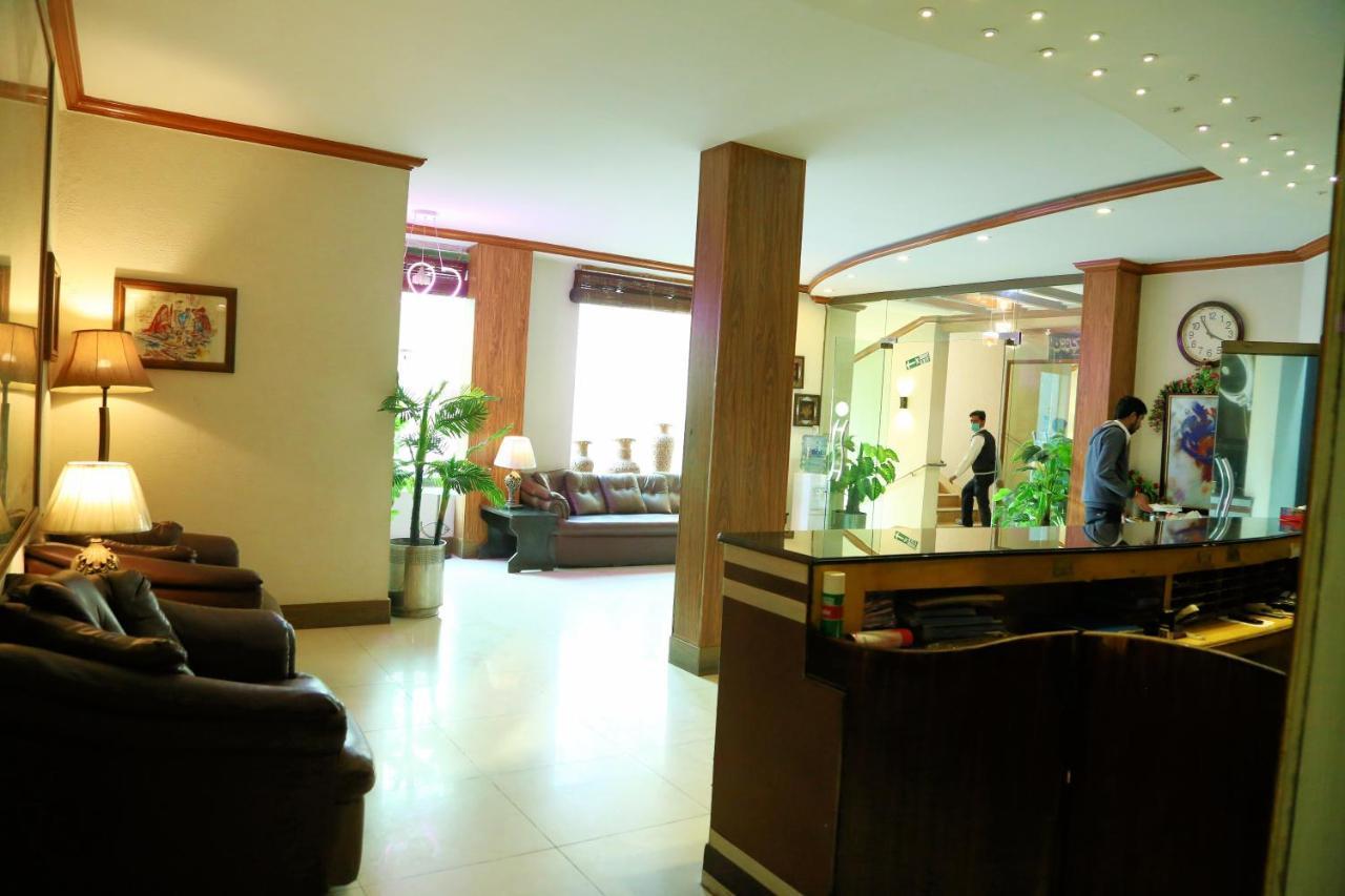 Fiesta Inn Hotel & Resorts ムルターン エクステリア 写真