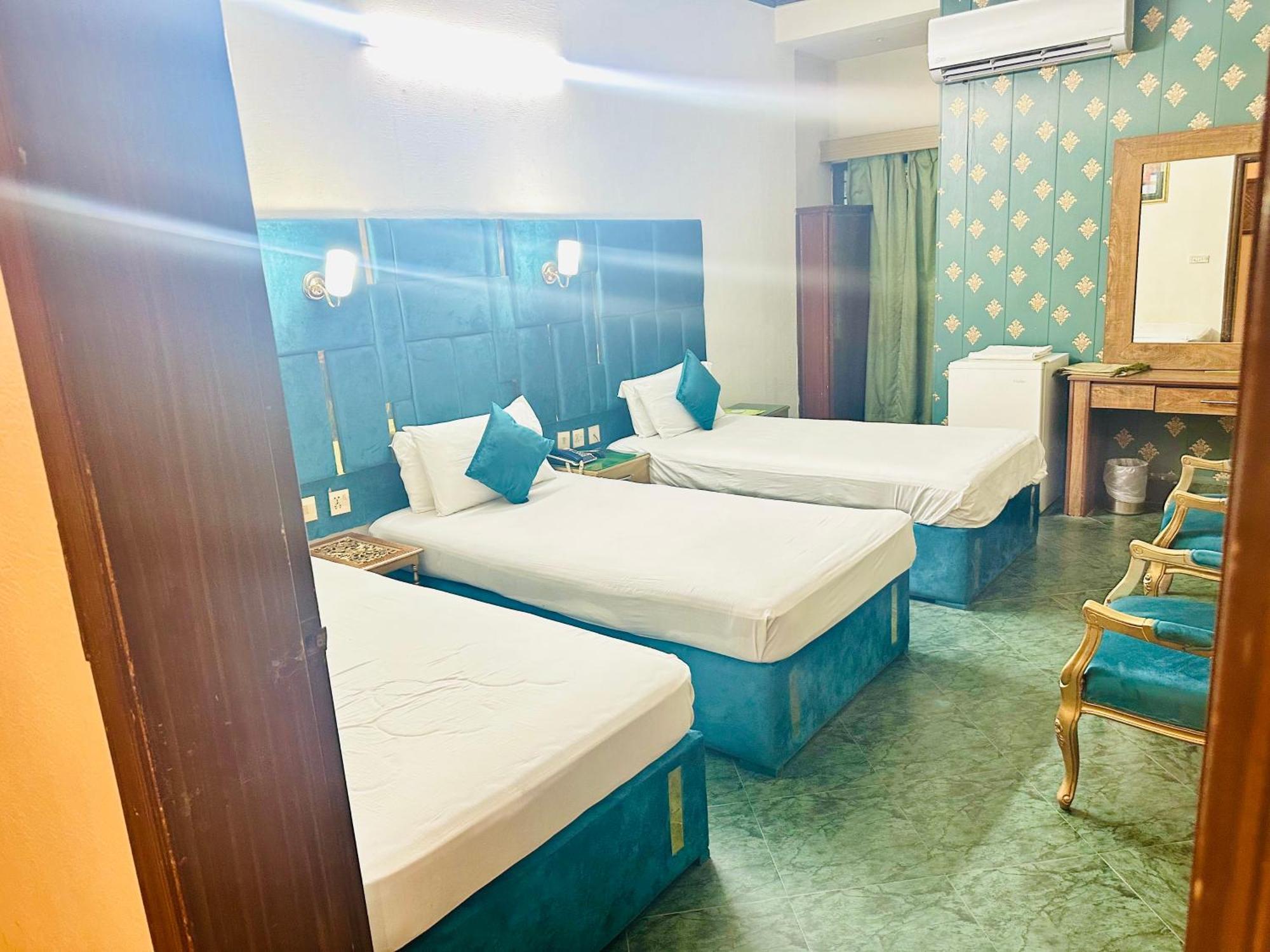 Fiesta Inn Hotel & Resorts ムルターン エクステリア 写真