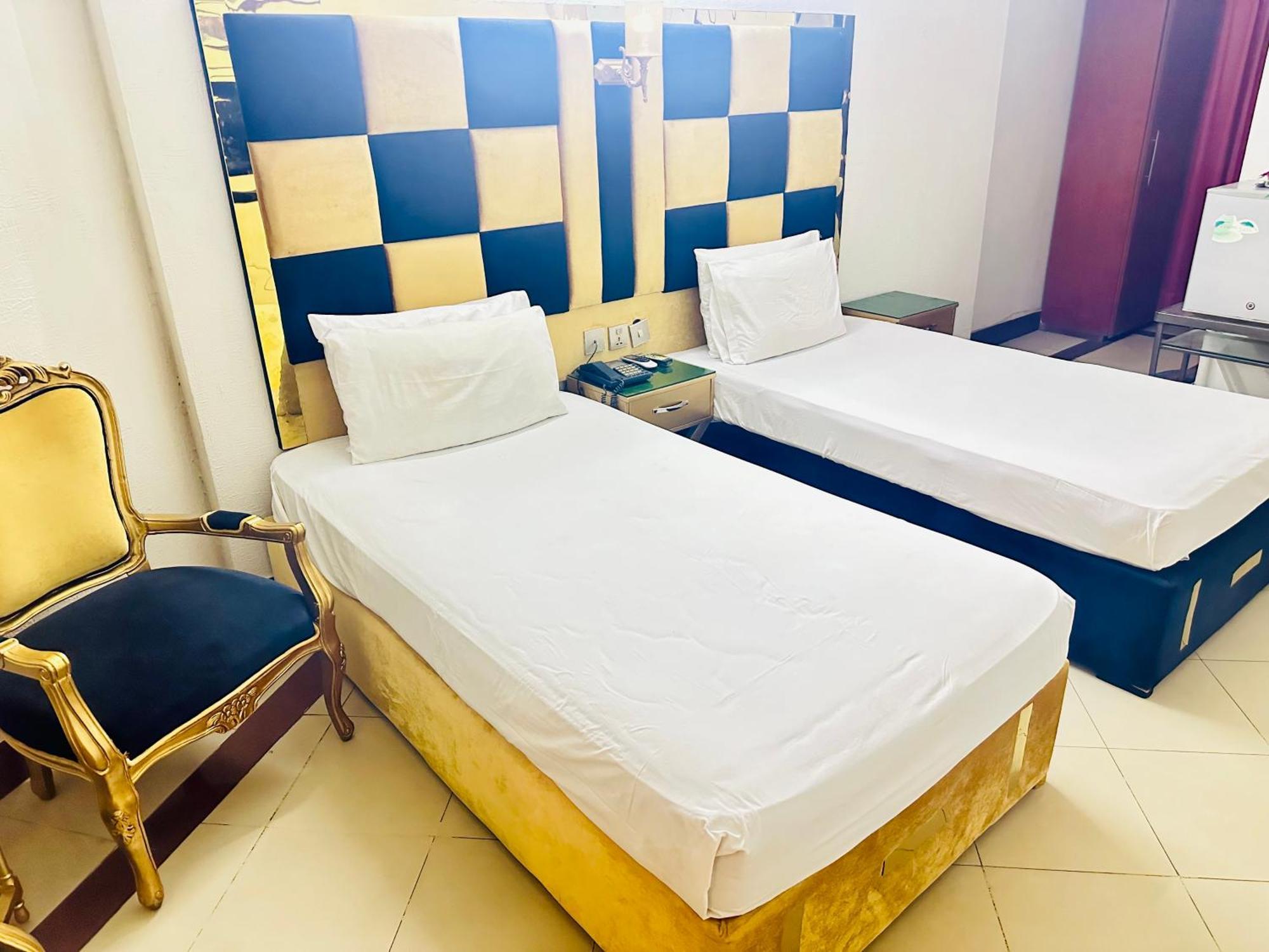 Fiesta Inn Hotel & Resorts ムルターン エクステリア 写真