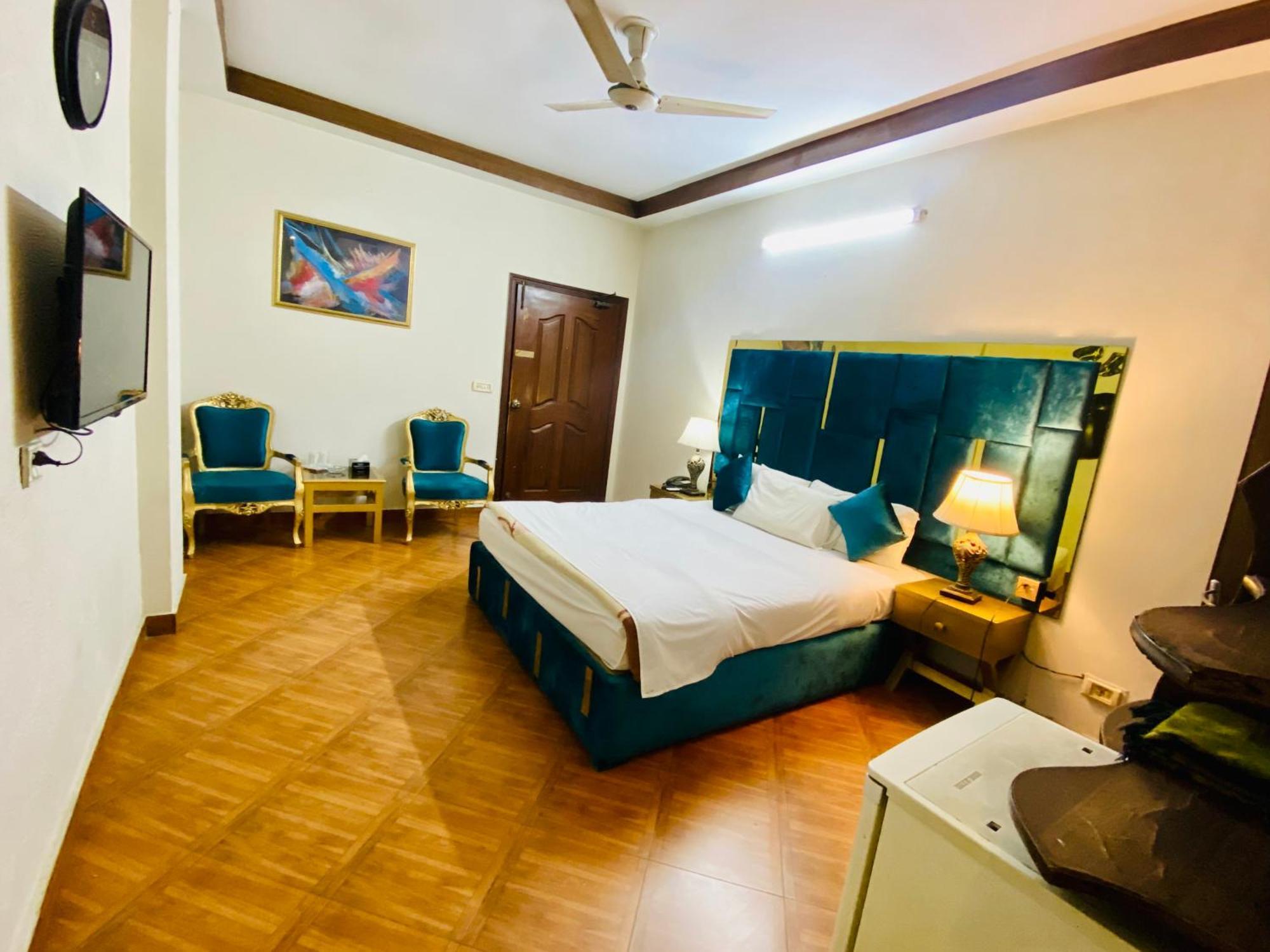 Fiesta Inn Hotel & Resorts ムルターン エクステリア 写真
