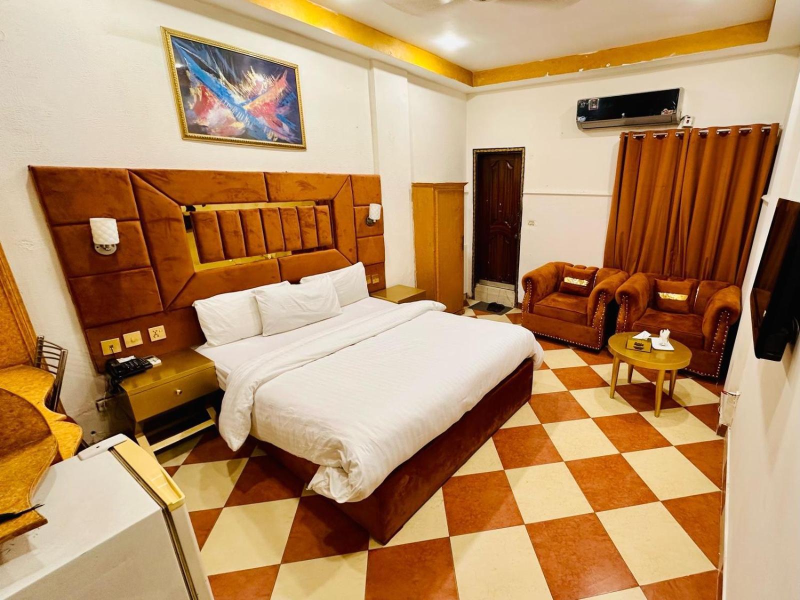 Fiesta Inn Hotel & Resorts ムルターン エクステリア 写真